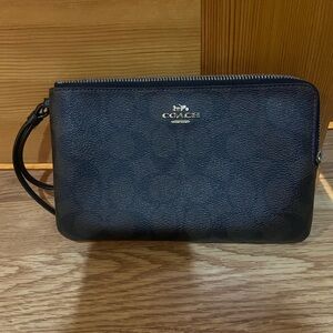 Large Coach Black Leather Wristlet double zippers